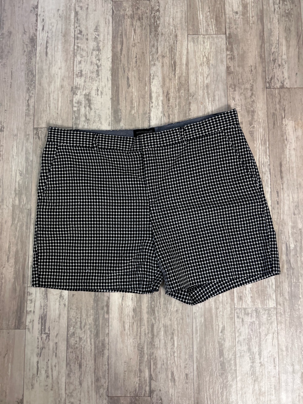 Banana Republic Black and White Patterned Shorts Size 14